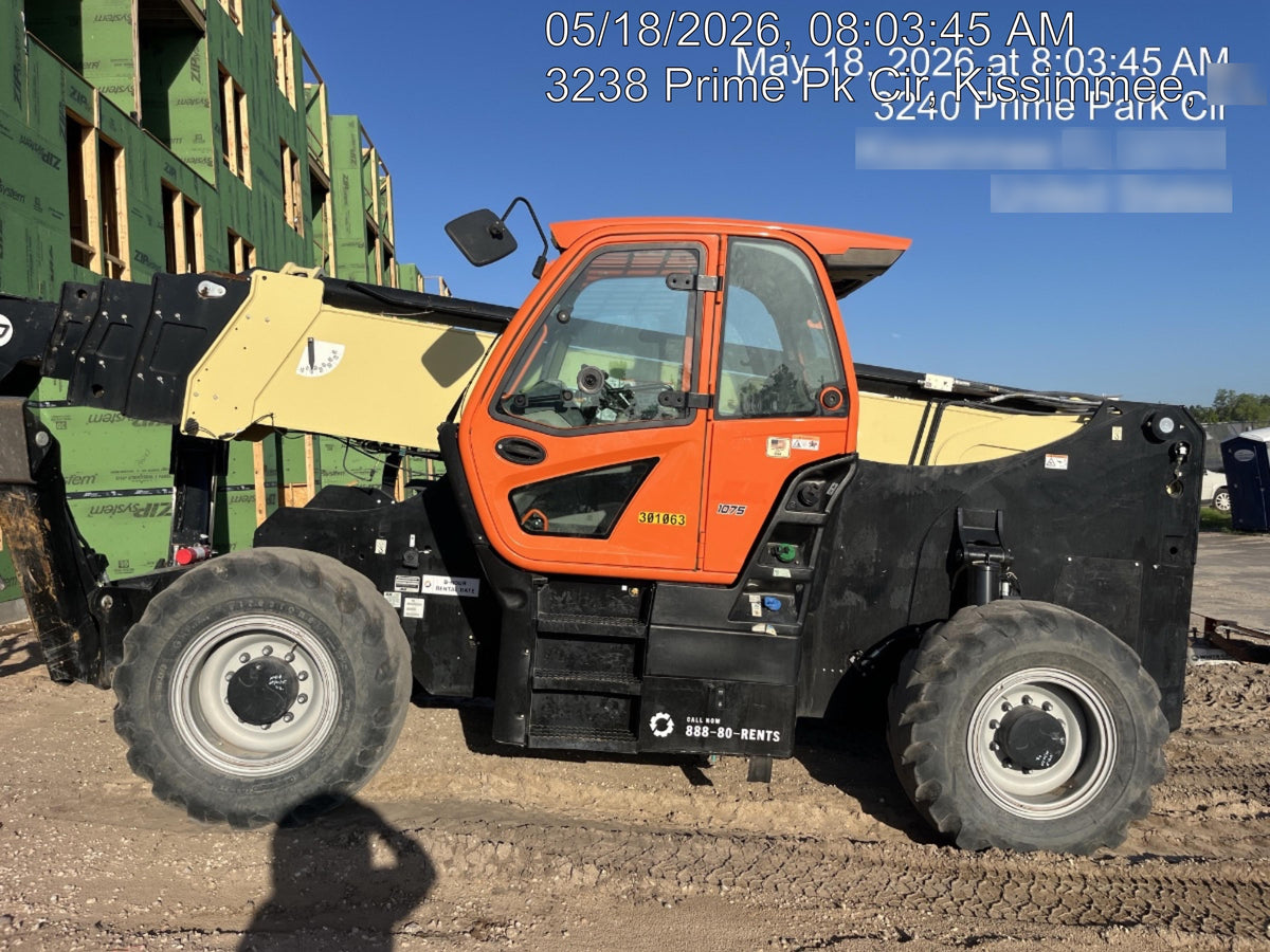 2023 JLG 1075