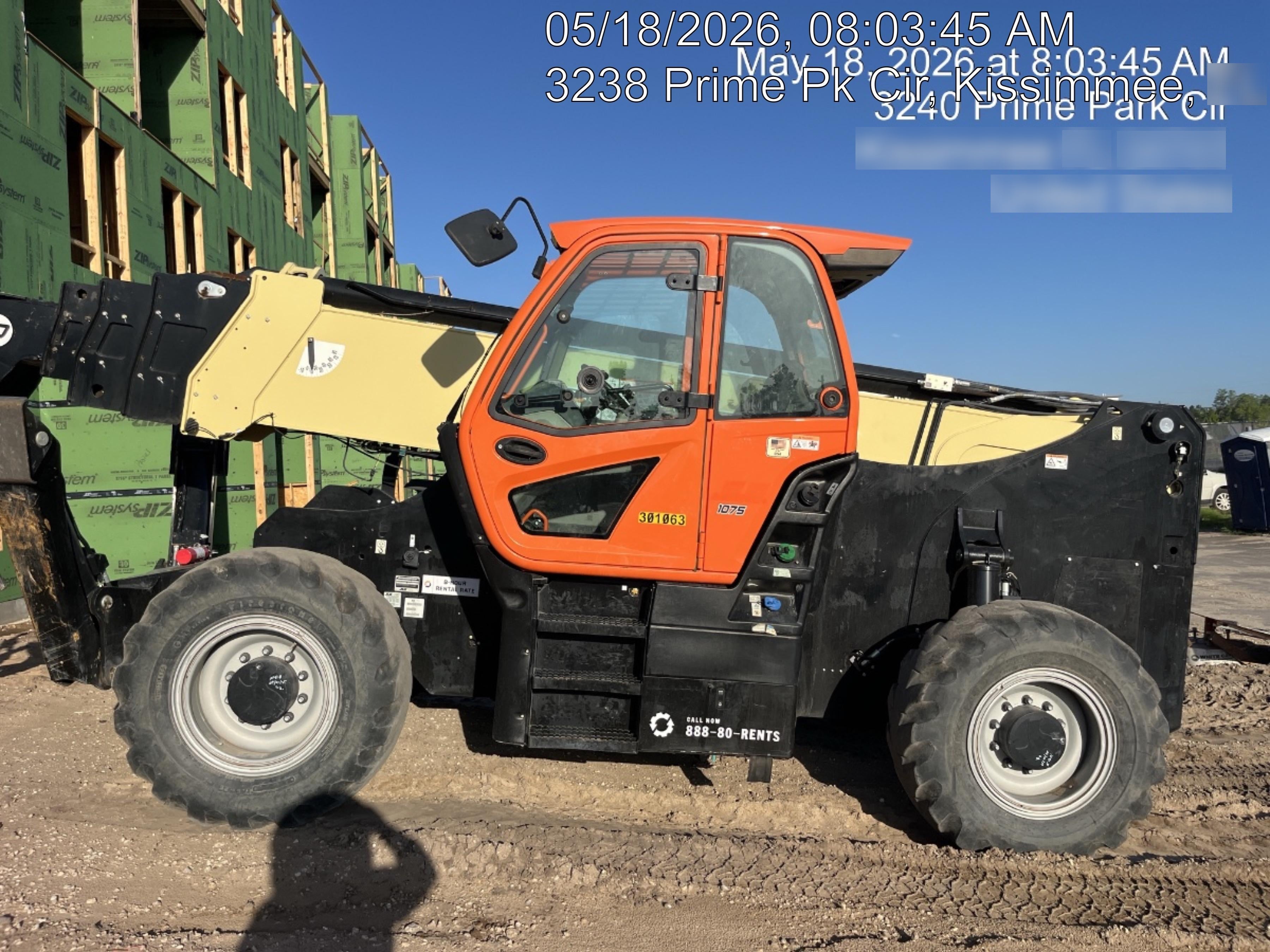 2023 JLG 1075
