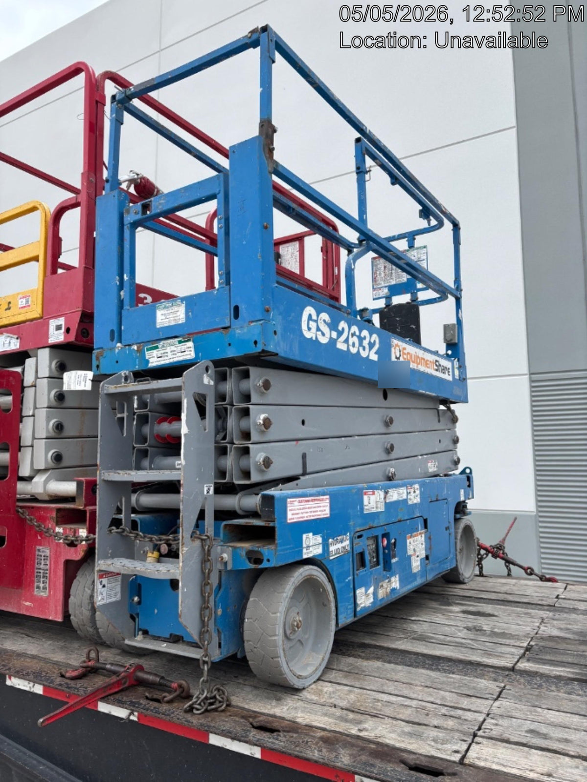 2019 Genie GS-2632 Folding rails with half height swing gate