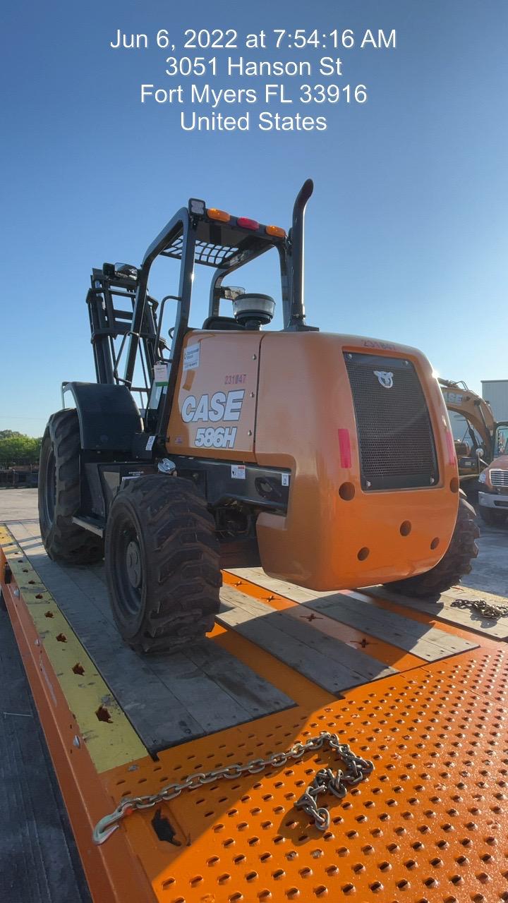 2022 CASE 586H