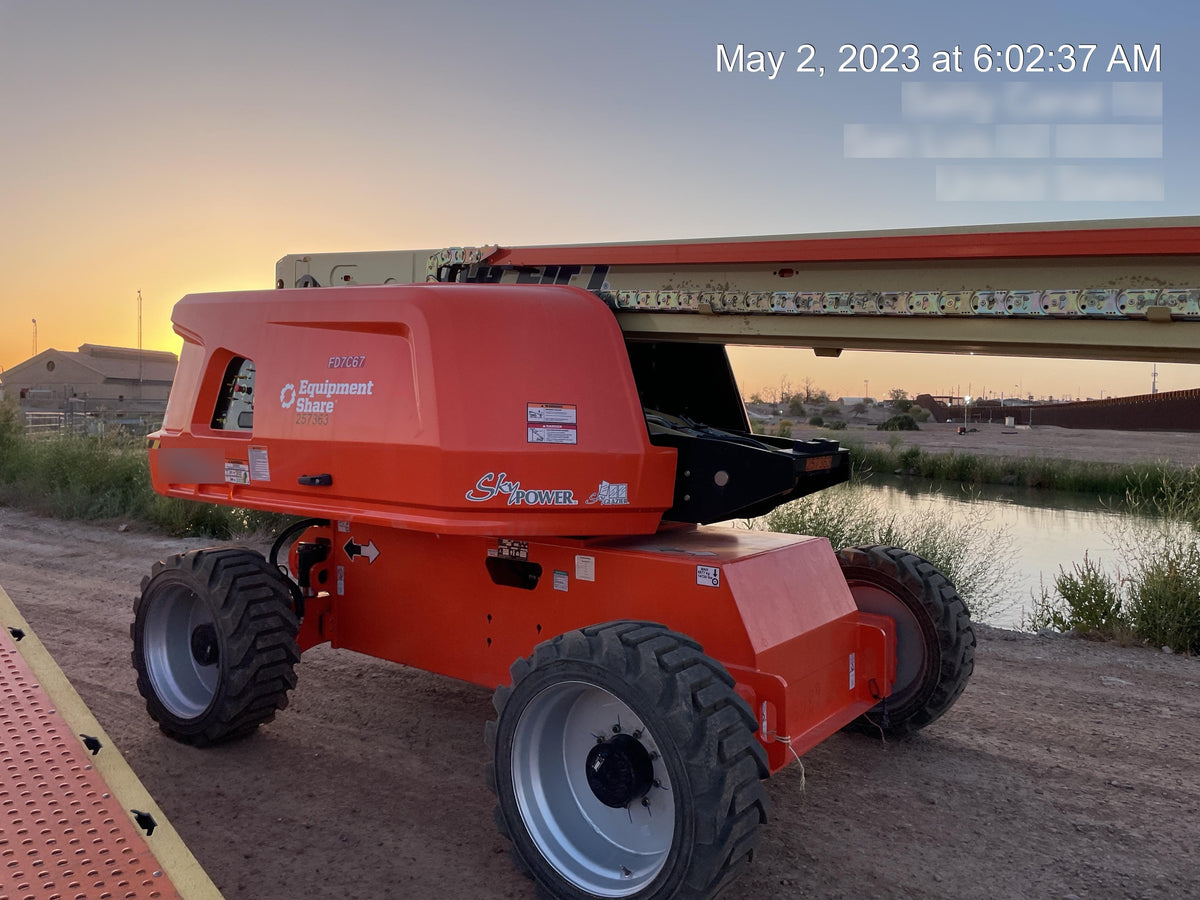 2022 JLG 660SJ