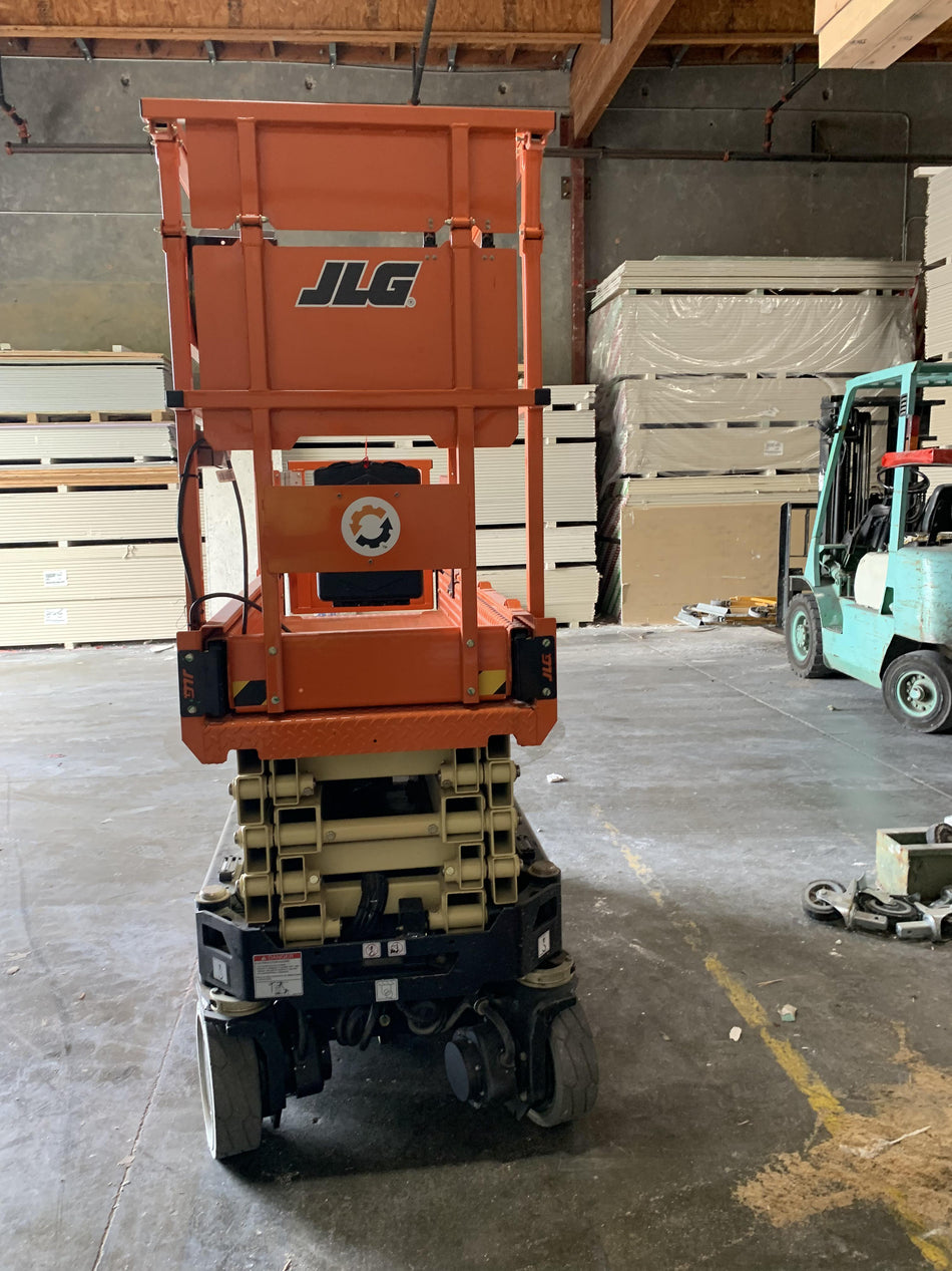 2022 JLG ES1932