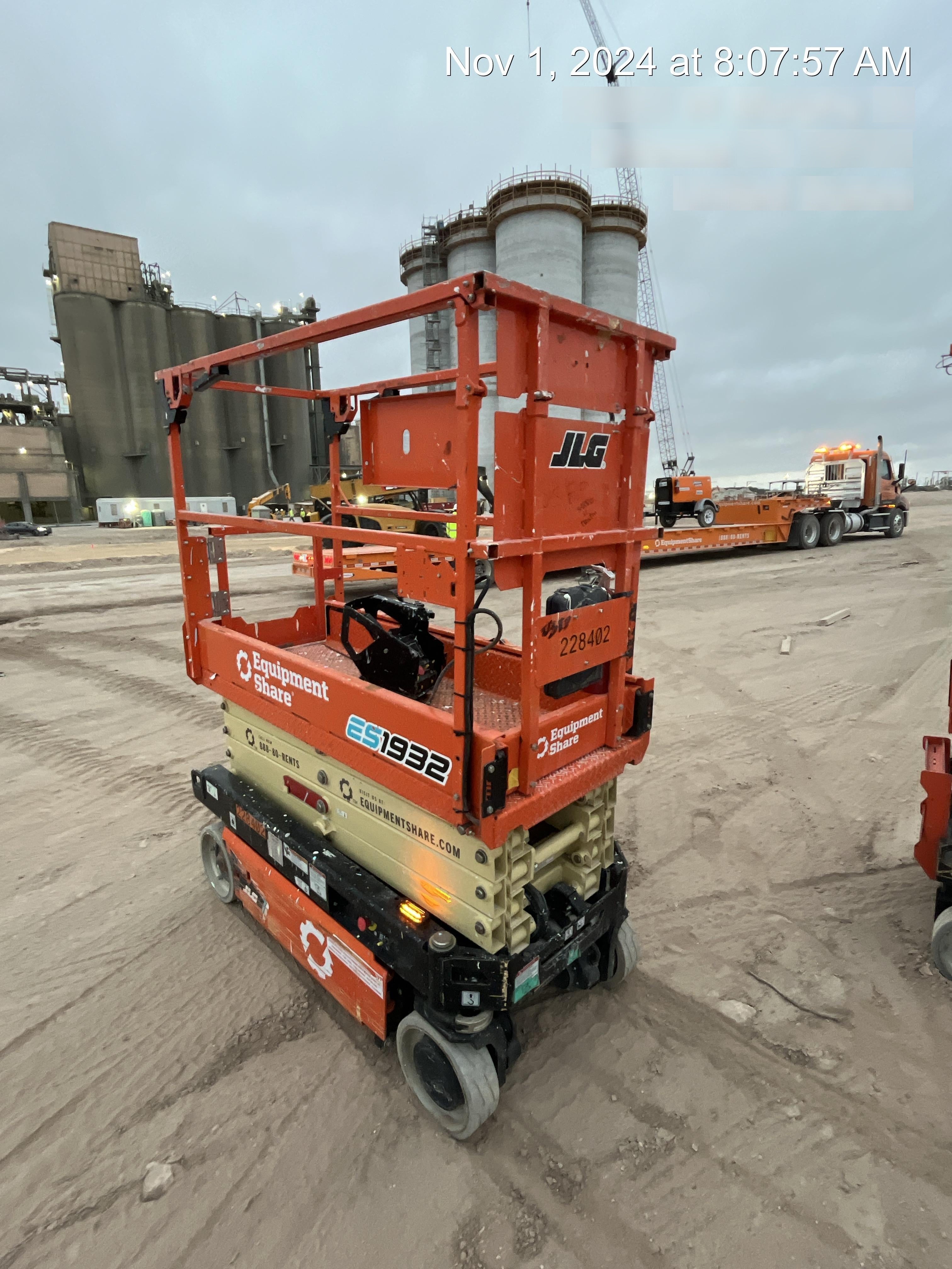 2022 JLG ES1932