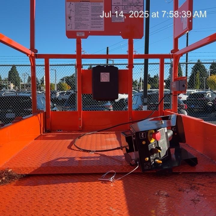 2025 JLG ES3246