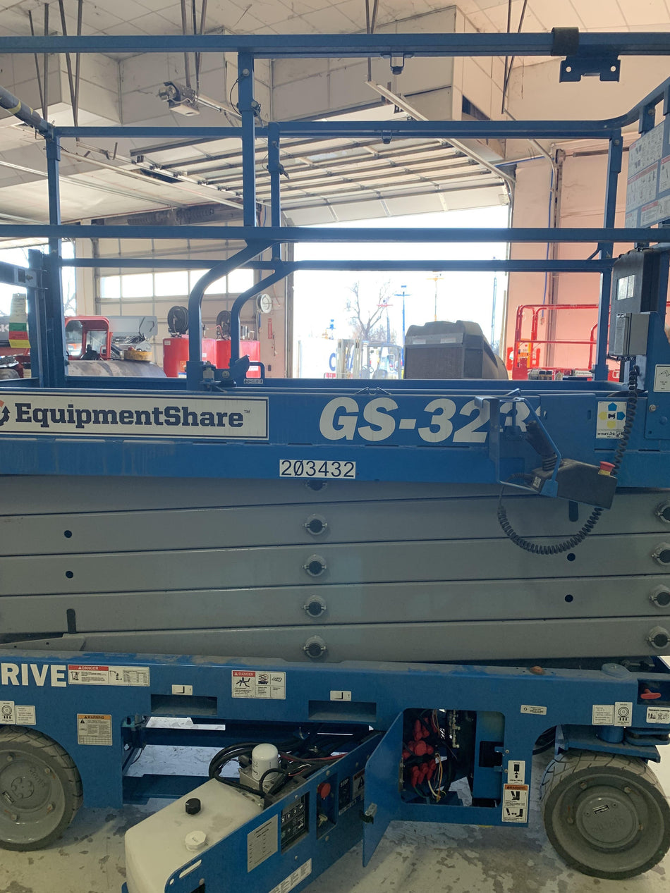 2022 GENIE GS-3232