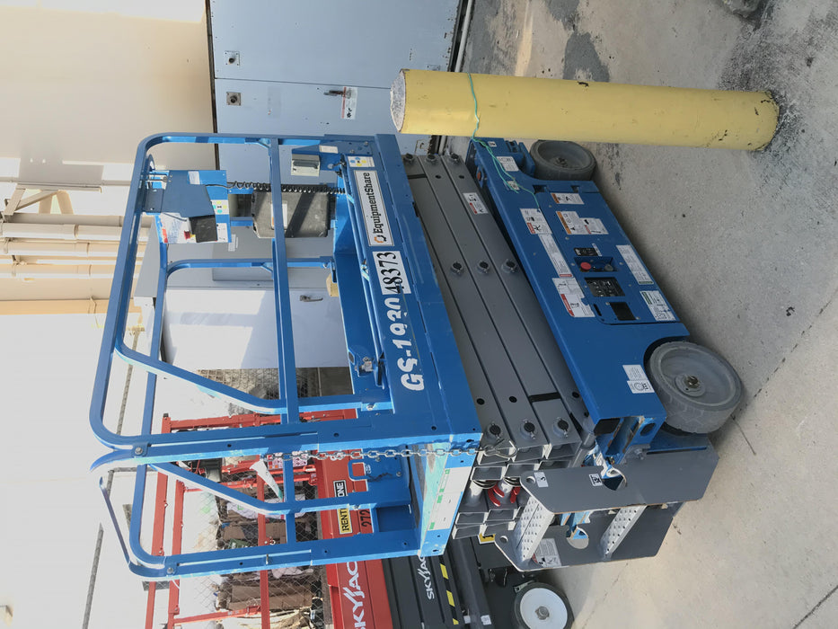 2019 Genie GS-1930 Fixed rails with chain Entry