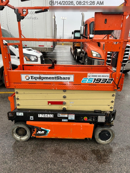 2021 JLG ES1932