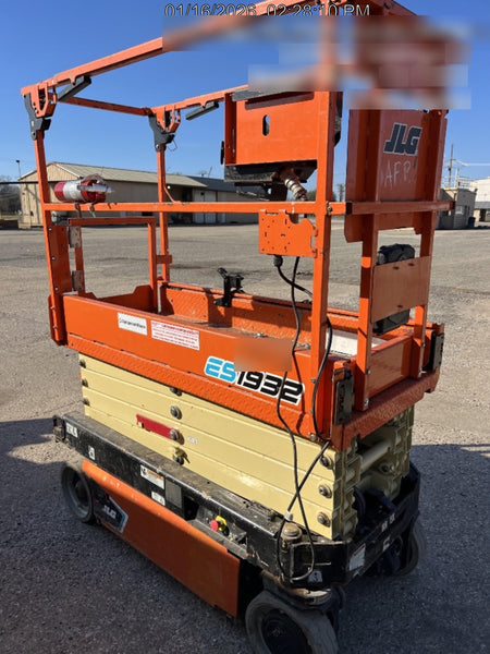 2021 JLG ES1932