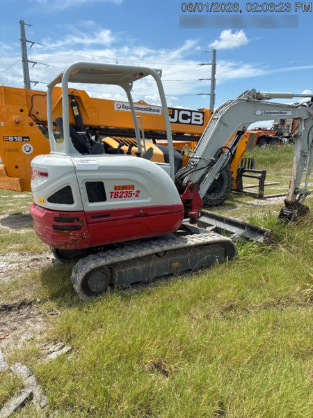 2024 TAKEUCHI TB235-2R