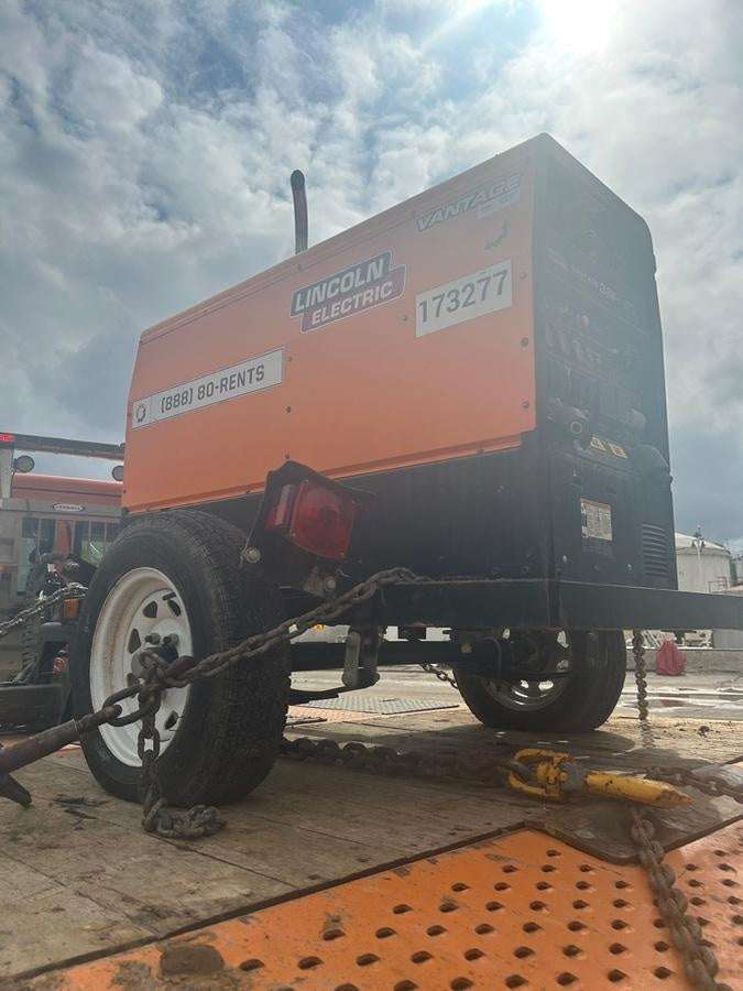 2021 Lincoln Electric Vantage 322 Vantage 322 Ready Pak 3 w/ Decals, ORANGE (includes trailer, cable rack, fender light kit) NO Telematics