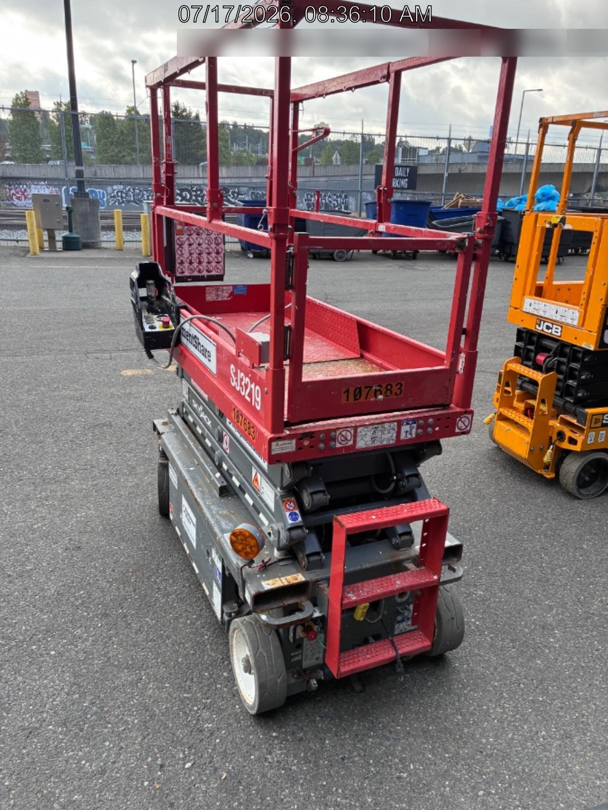 2020 Skyjack SJIII-3219 Solid NM Tires, Half height spring hinged entry gate, Dual Beacons, 800W Inverter