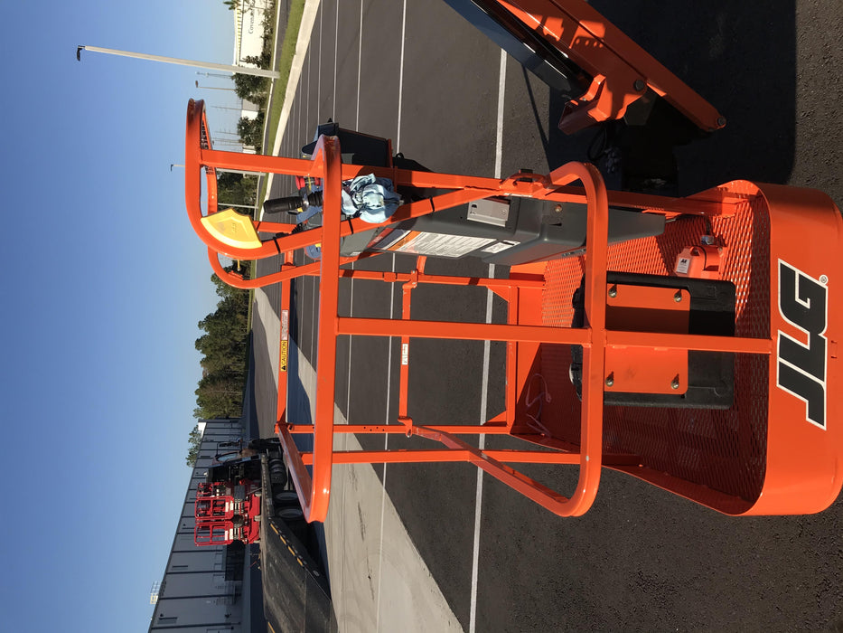 2019 JLG E450AJ