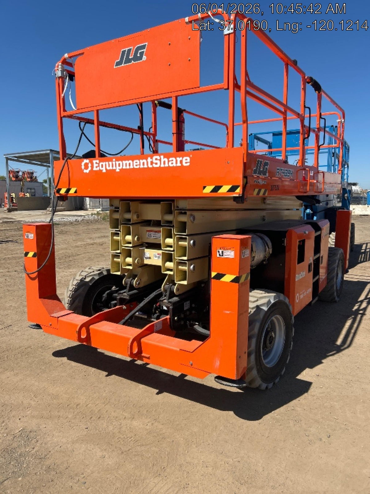 2023 JLG RT4394
