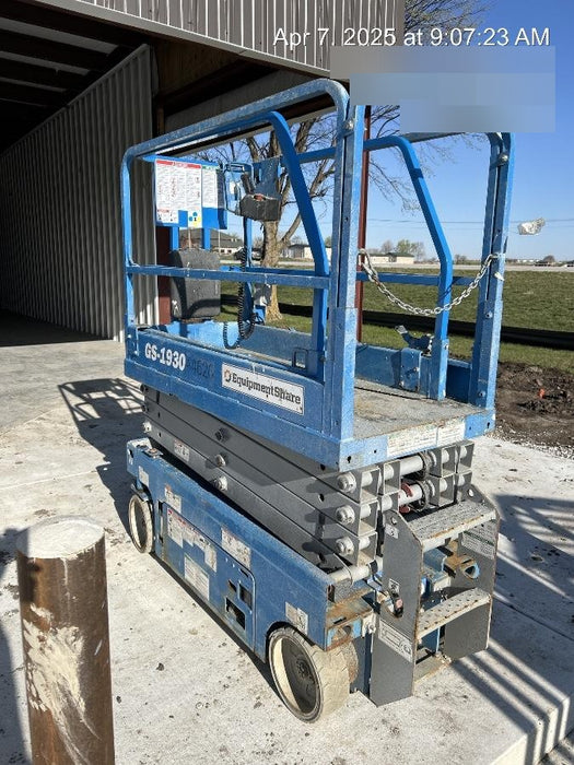 2019 Genie GS-1930 Fixed rails with chain Entry