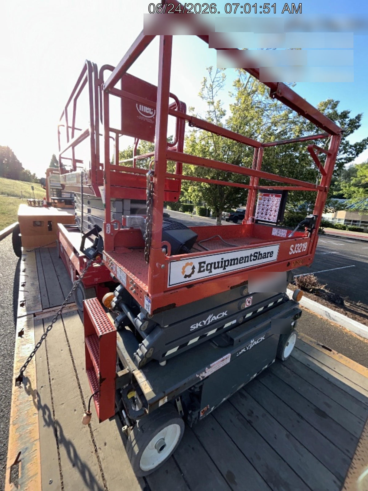 2020 Skyjack SJIII-3219 Solid NM Tires, Half height spring hinged entry gate, Dual Beacons, 800W Inverter