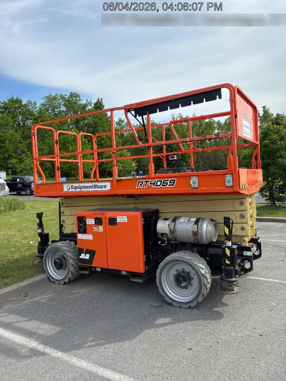 2022 JLG RT4069