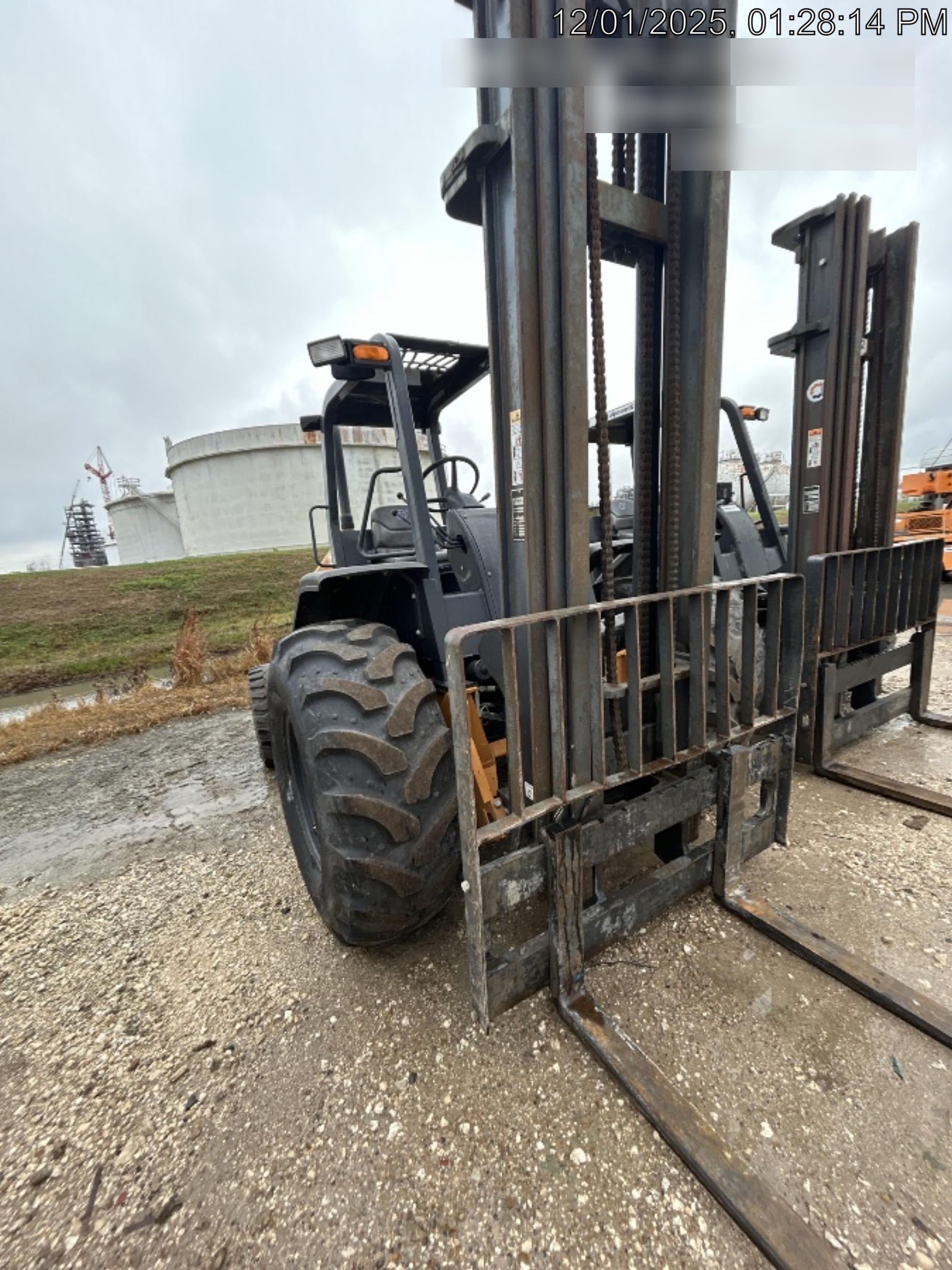 2018 CASE 588H