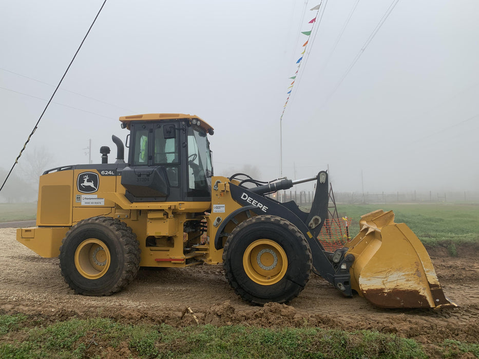 2019 John Deere 624L 4yd Wheel Loader, Cab/Heat/Air, 3 Function Hydraulics, JRB Hydraulic QC, QC 4yd bucket w/smooth cutting edge, QC Carriage, 72" Fork Tines, 5yr/5,000hr Powertrain and Hydraulics extended warranty