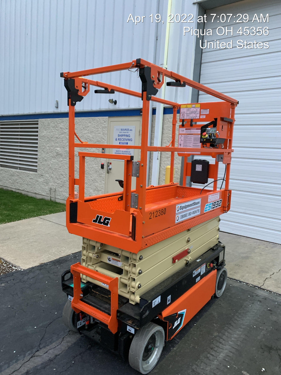 2022 JLG ES1932