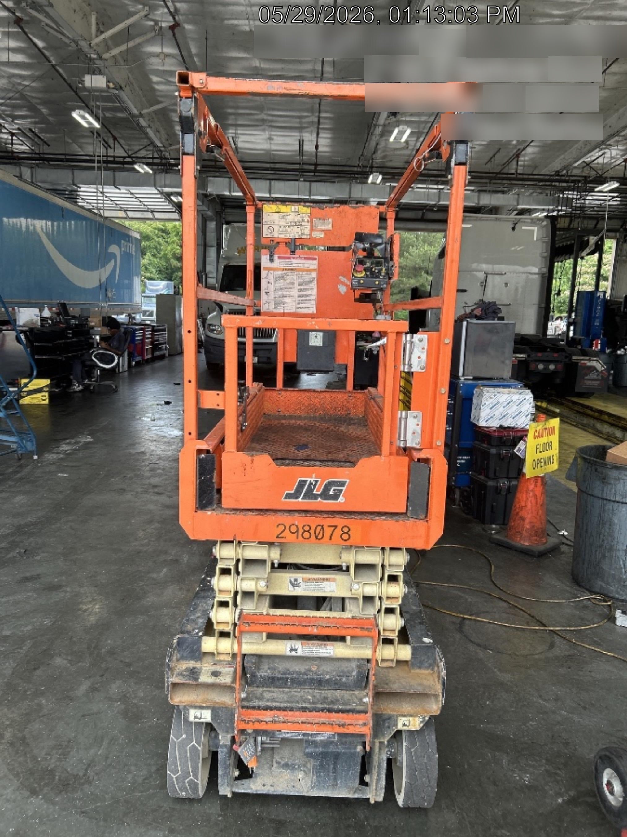 2023 JLG ES1932