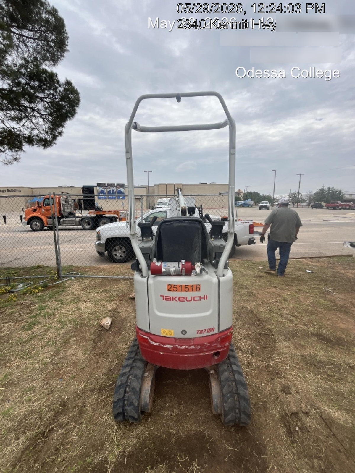 2022 TAKEUCHI TB210R