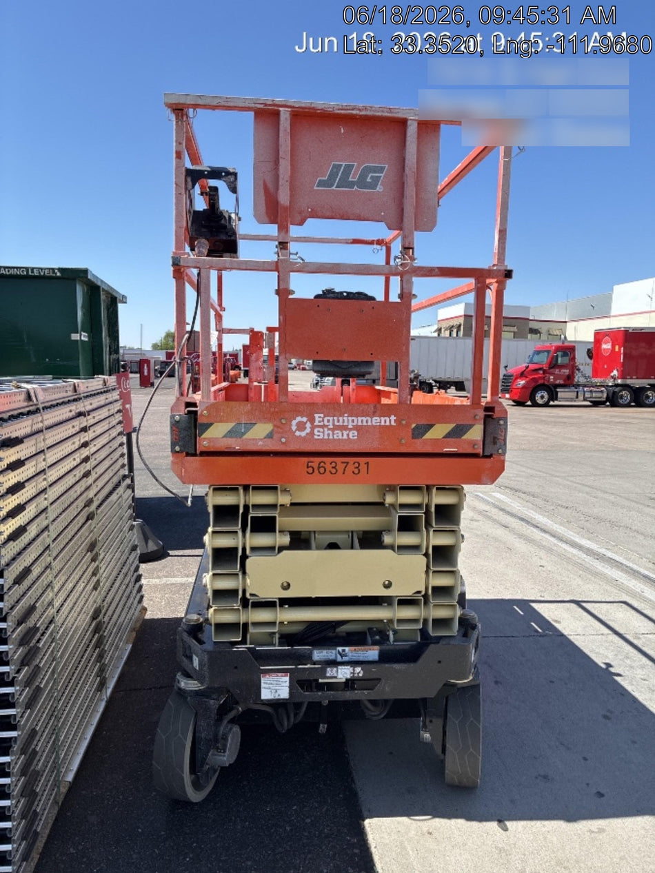 2025 JLG ES3246