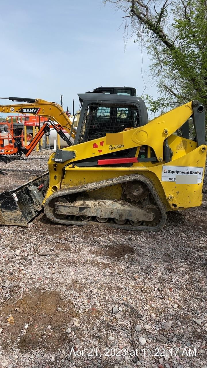 Wacker Neuson ST31 Open Canopy, 2 Speed Bucket Leveling, Selectable EH Controls, Variable Speed Fan, Cyclonic Precleaner	75" bucket w/smooth BOE