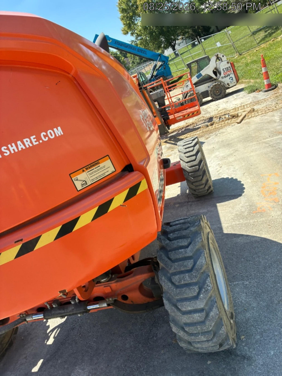 2022 JLG 460SJ