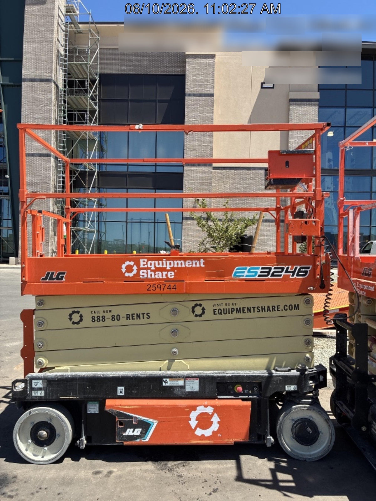 2022 JLG ES3246