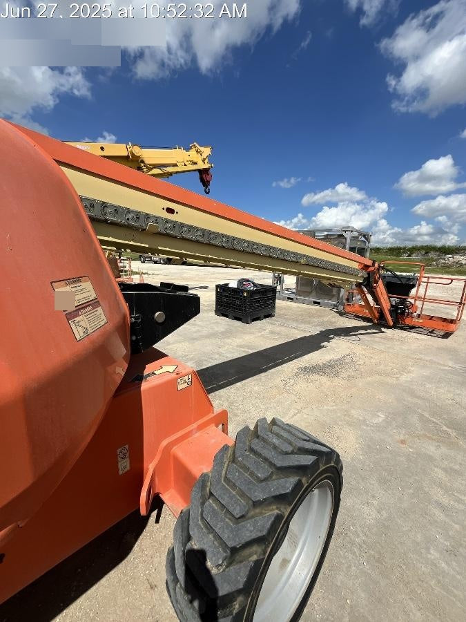 2019 JLG 660SJ