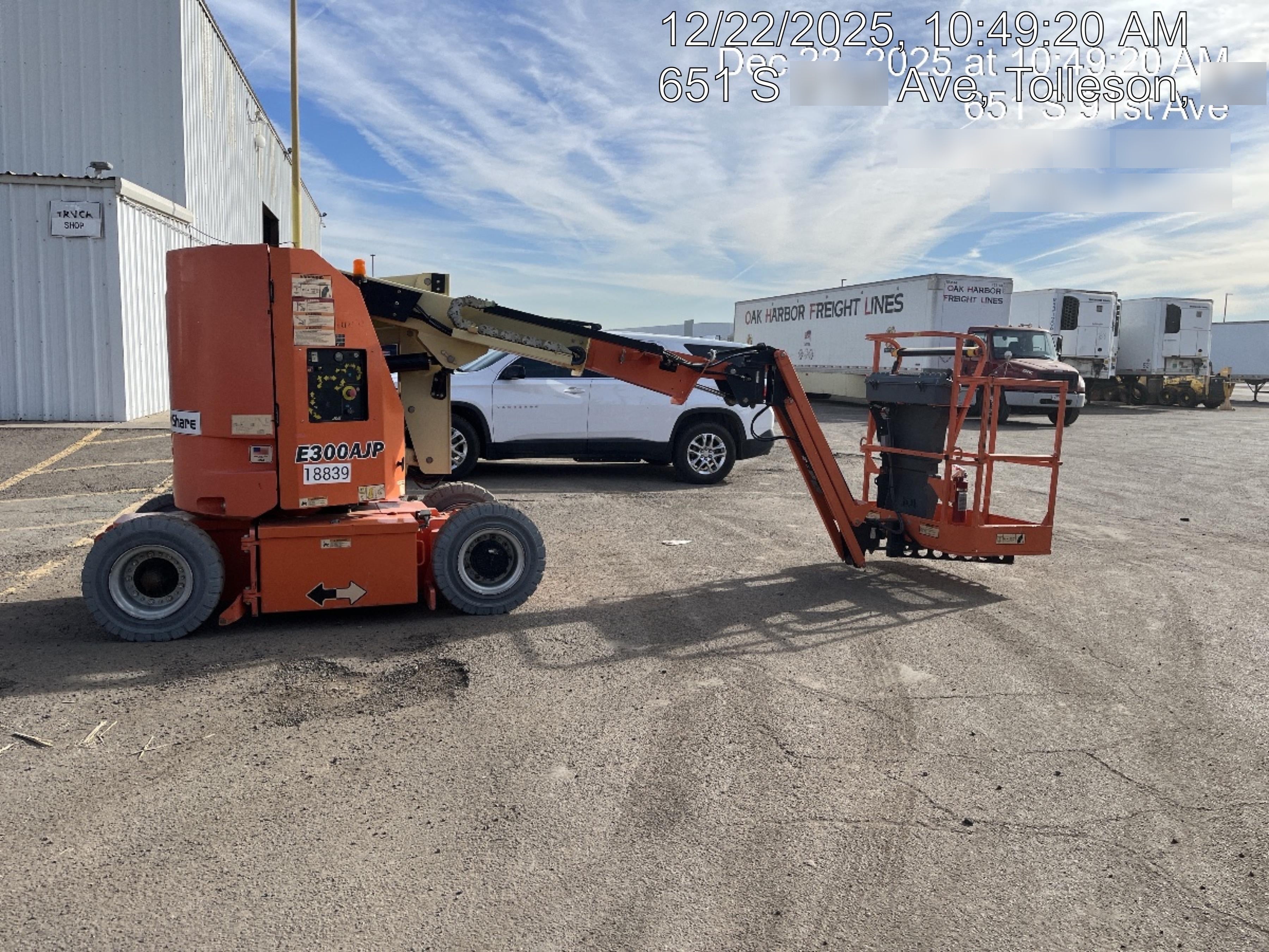 2019 JLG E300AJP