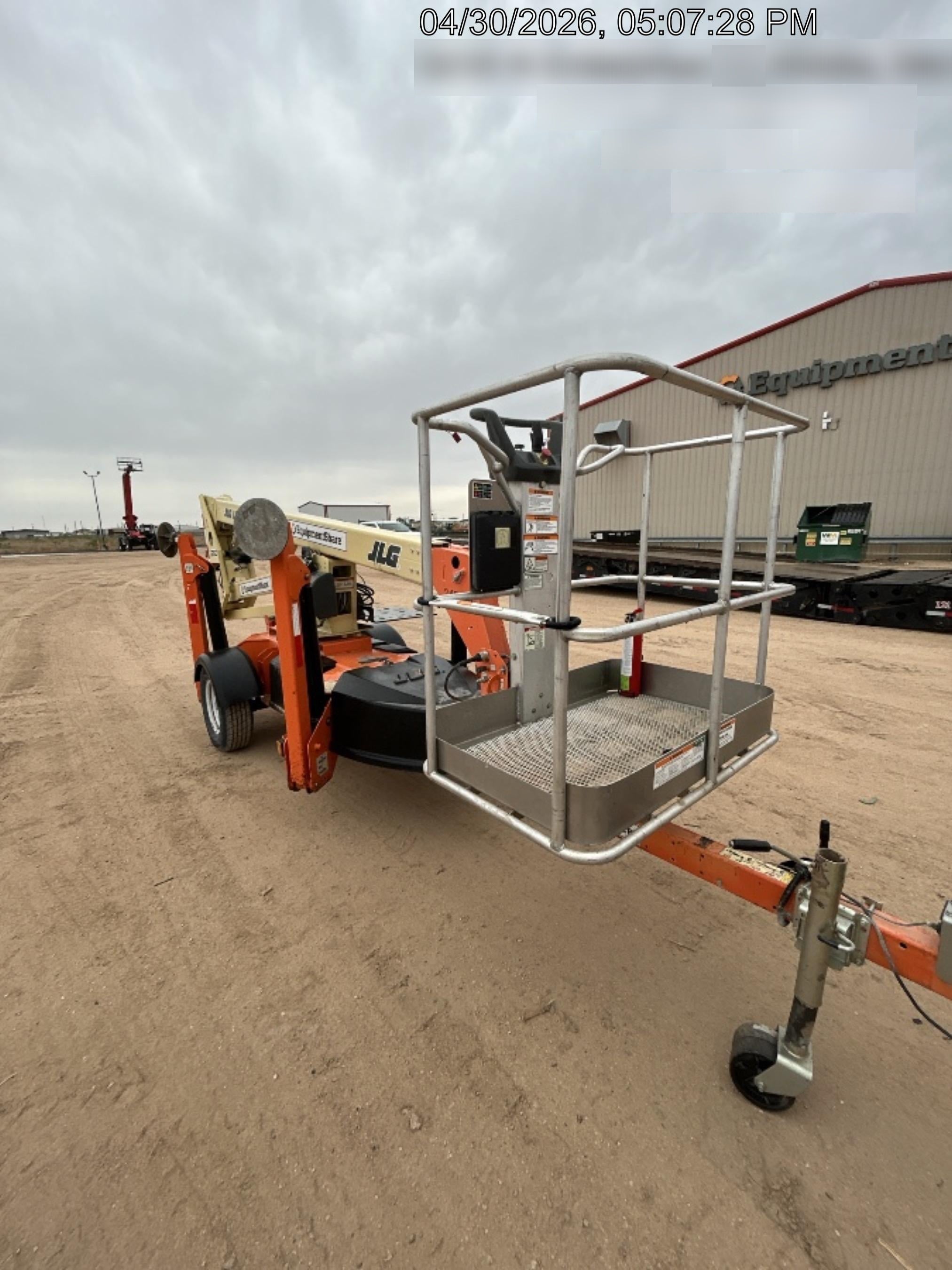 2022 JLG T350