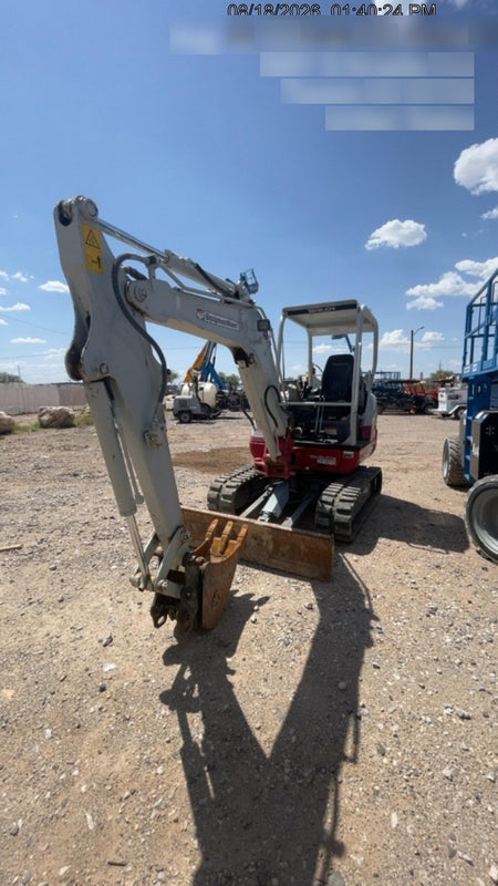2022 TAKEUCHI TB235-2R