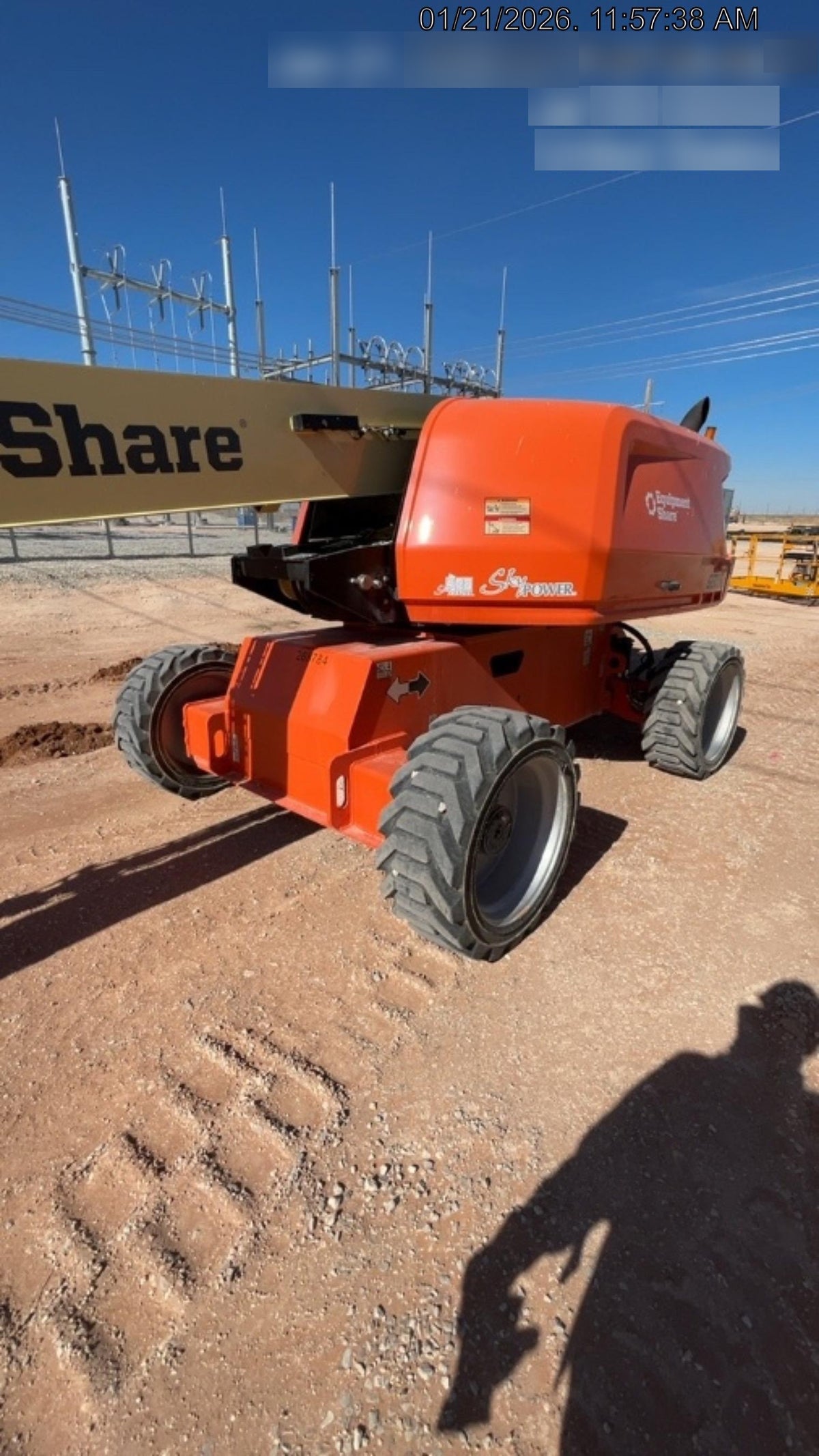2022 JLG 660SJ