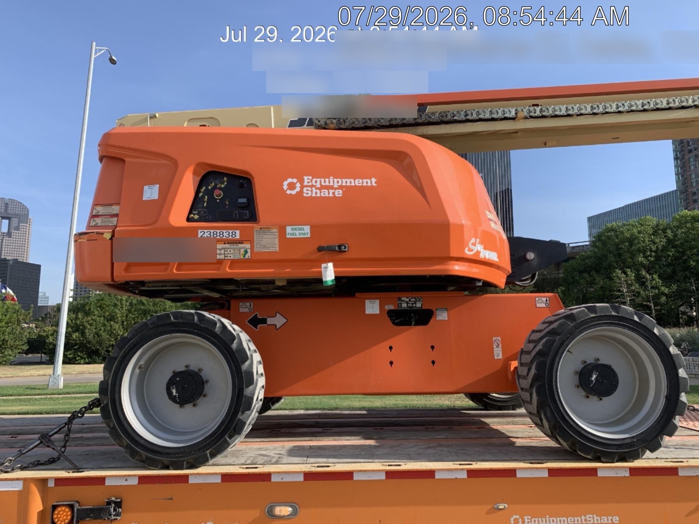 2022 JLG 660SJ