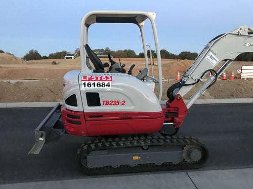 2021 TAKEUCHI TB235-2R