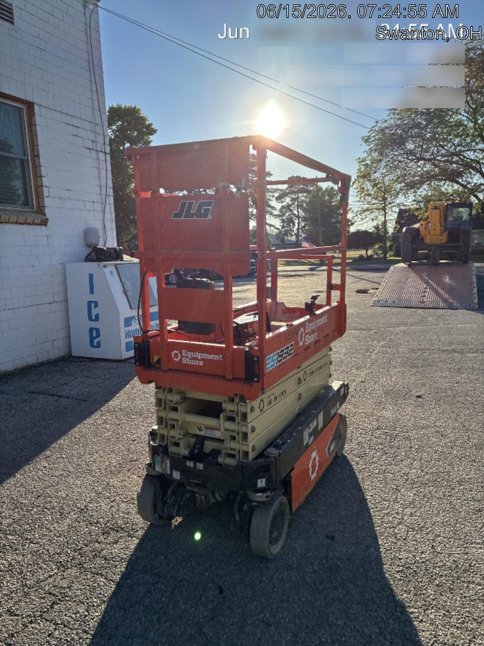2022 JLG ES1932