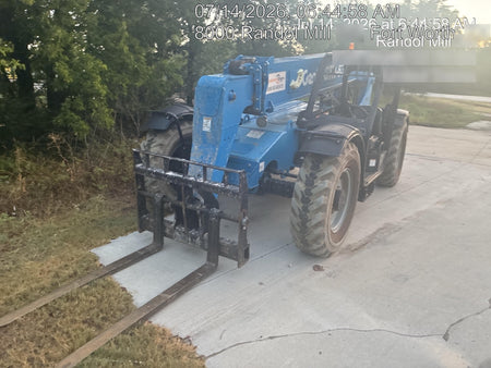 2018 Genie GTH-636 GTH-636 w/Open ROPS, Solid Tires, beacon/work lights, 48" carriage/forks