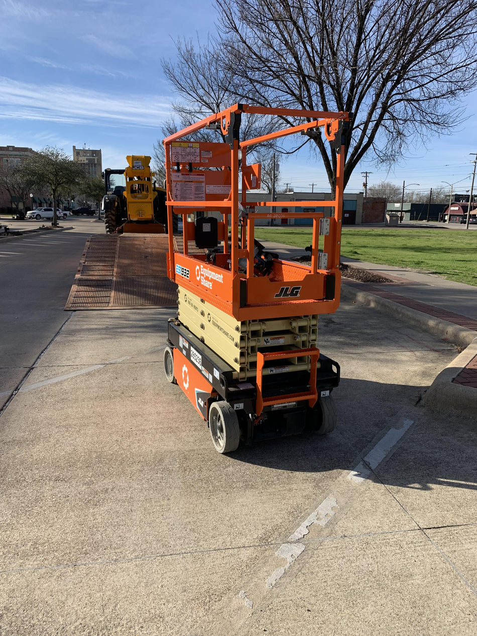 2022 JLG ES1932