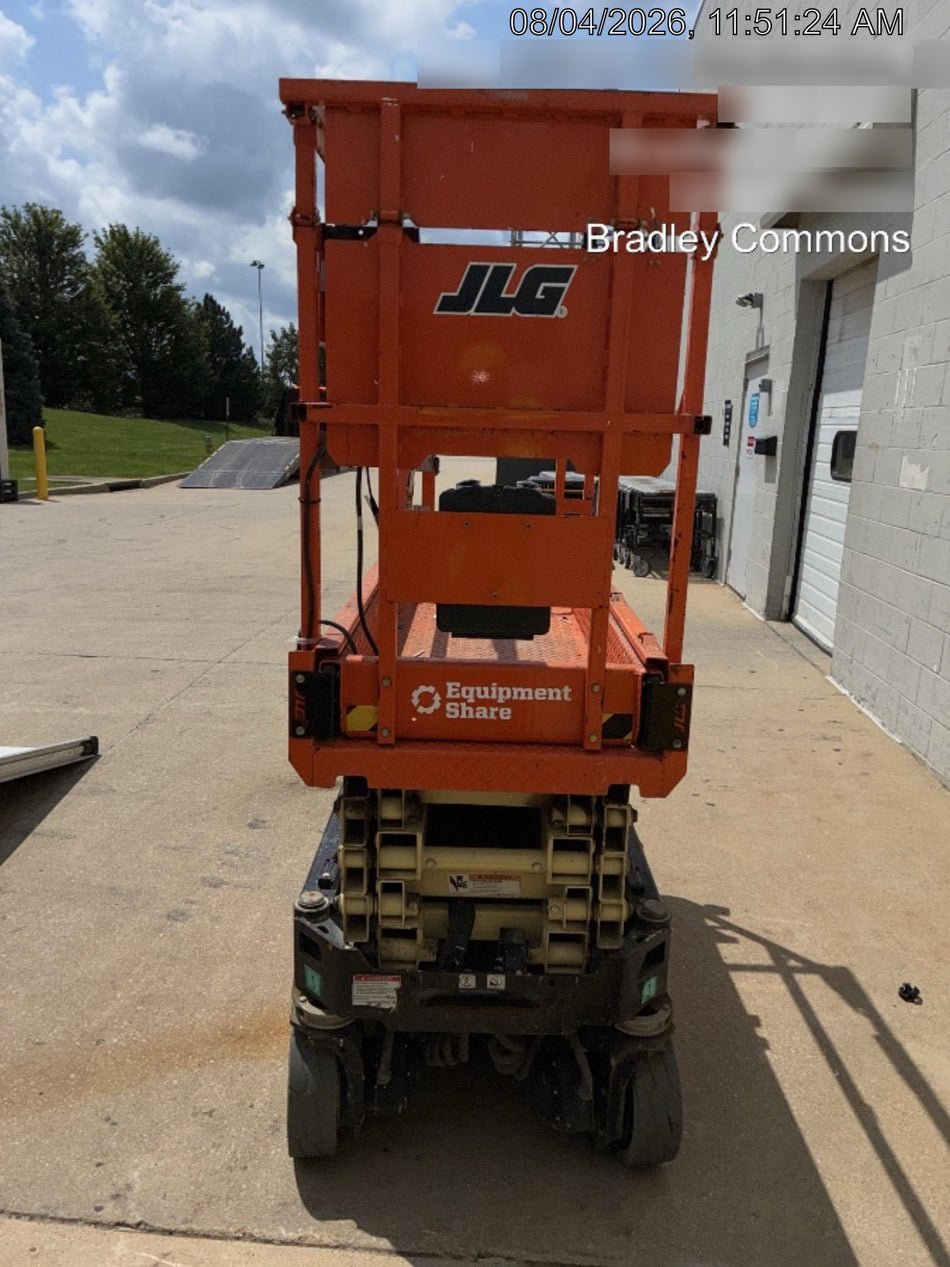 2022 JLG ES1932
