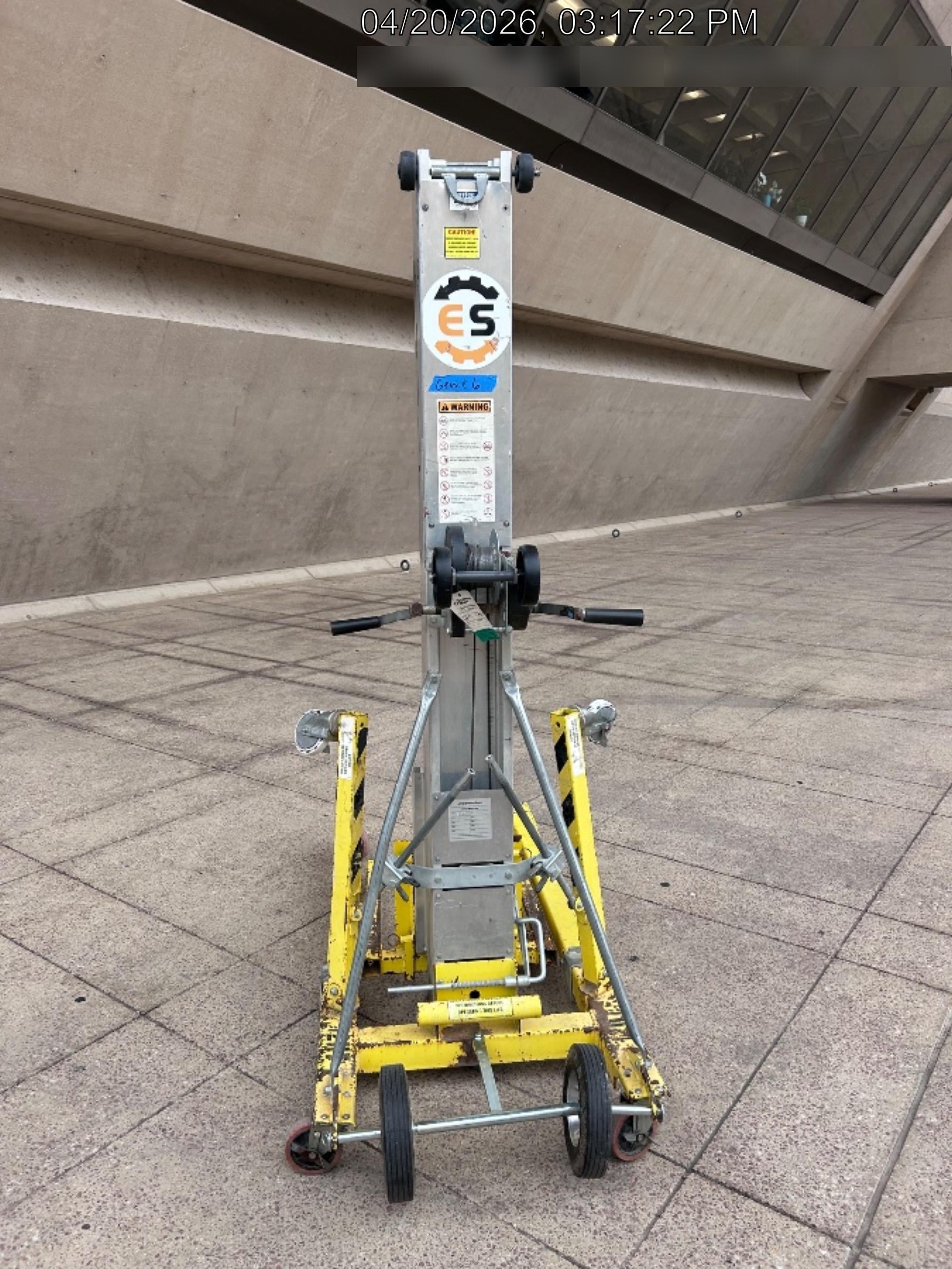 2023 GENIE SLC-24
