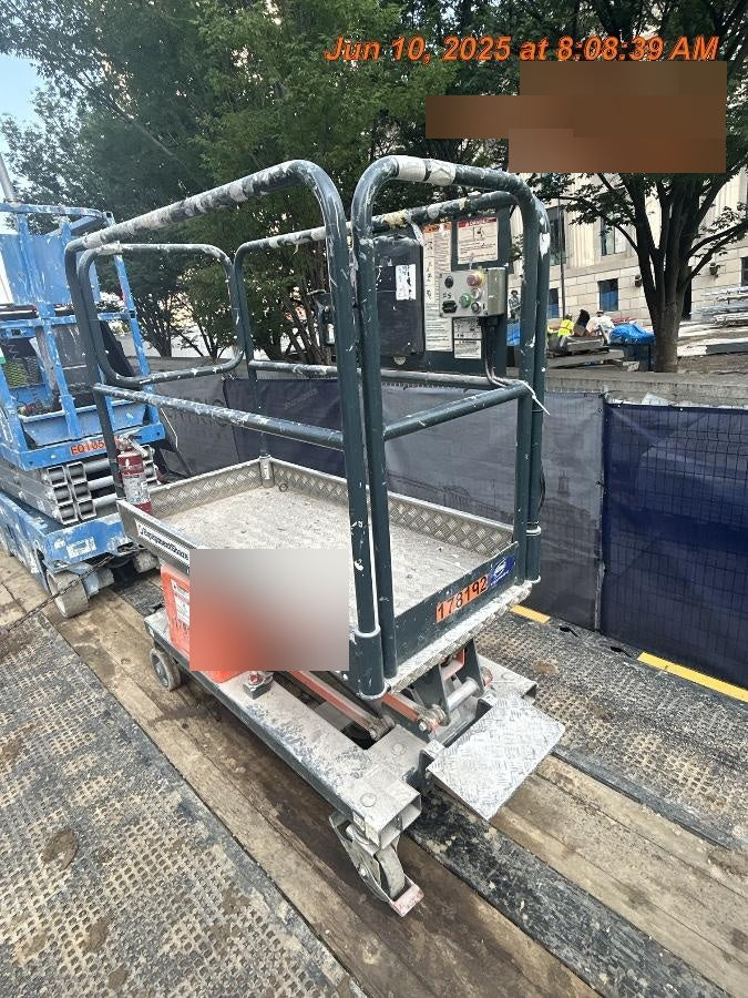 2021 JLG 1030P