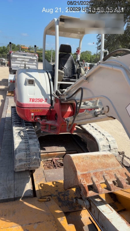 2023 TAKEUCHI TB250-2R