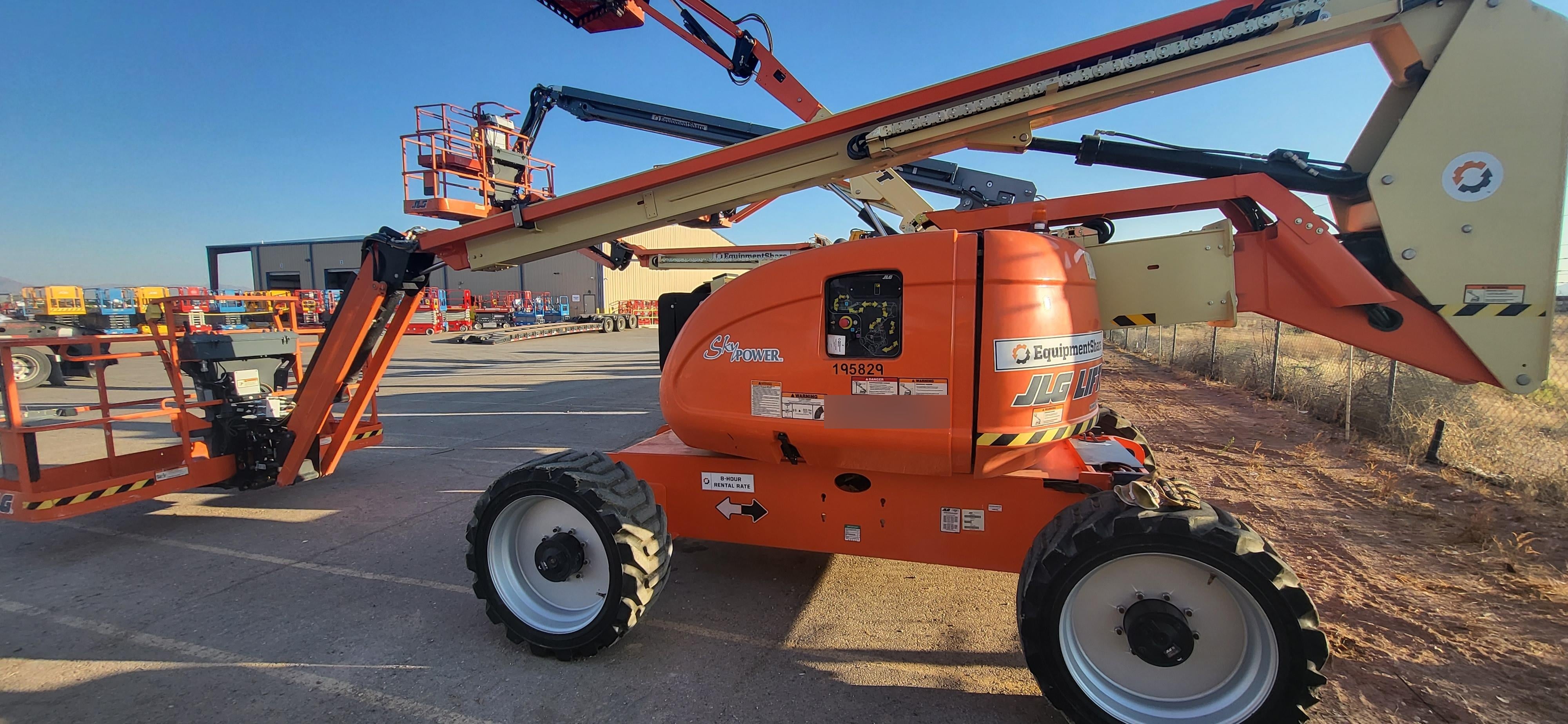 2021 JLG 600AJ