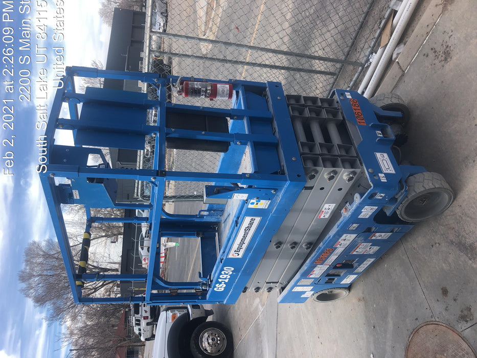 2020 Genie GS-1930 Solid Non Marking Tires, Beacon, Folding rails with half height swing gate, 800W Inverter
