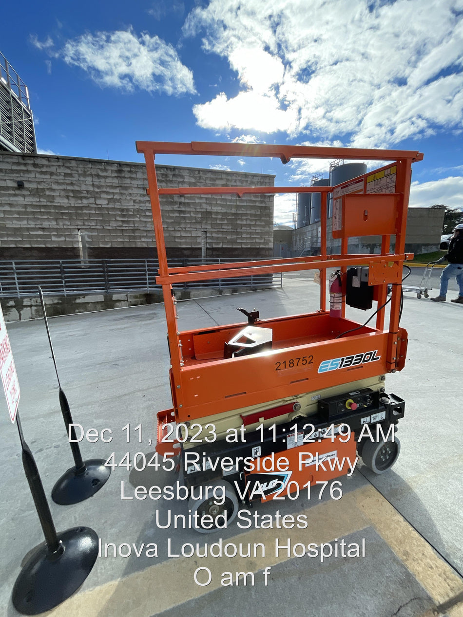 2022 JLG ES1330L