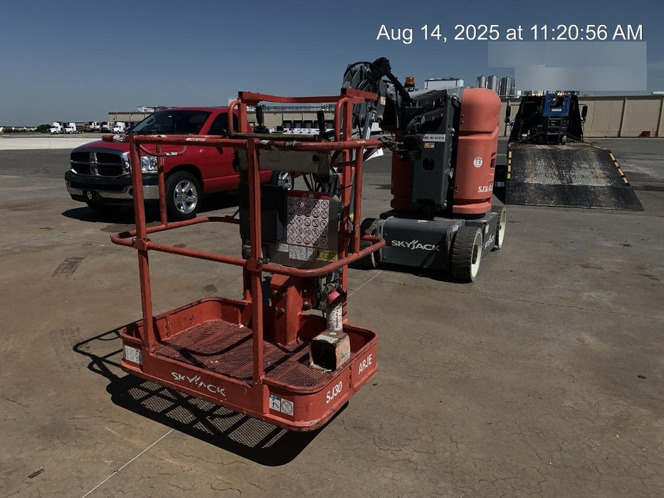 2017 SKYJACK SJ30 AJE