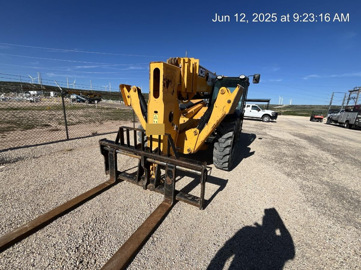 2020 JCB 510-56 Cab/Heat/Air, 74 HP, Solid Tires, STD Worklight, Beacon, Aux Hydraulics, Lifting Eye, Back up Alarm w/66" Carriage/60" Forks
