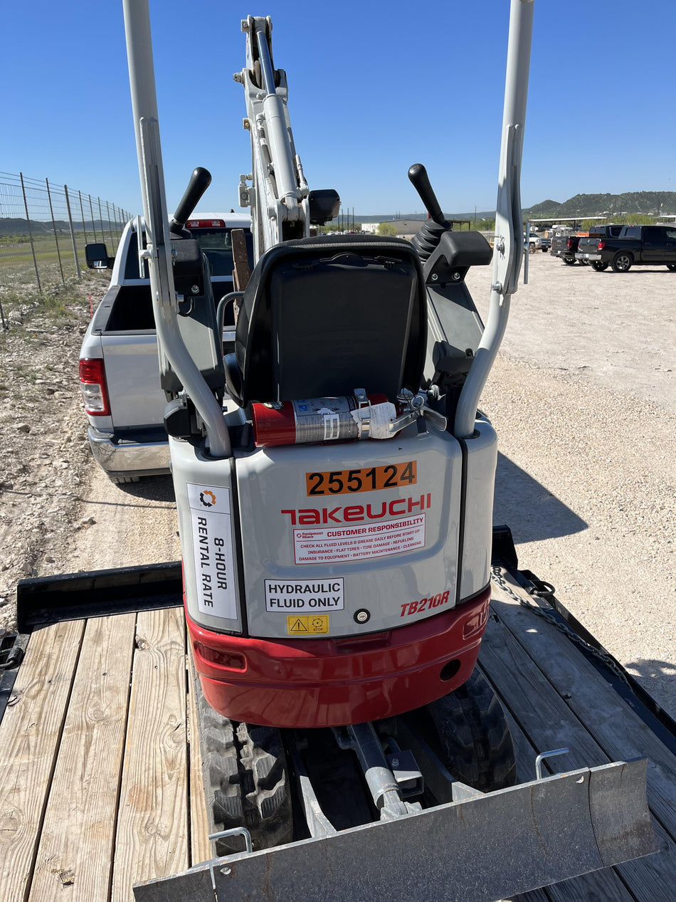 2023 TAKEUCHI TB210R