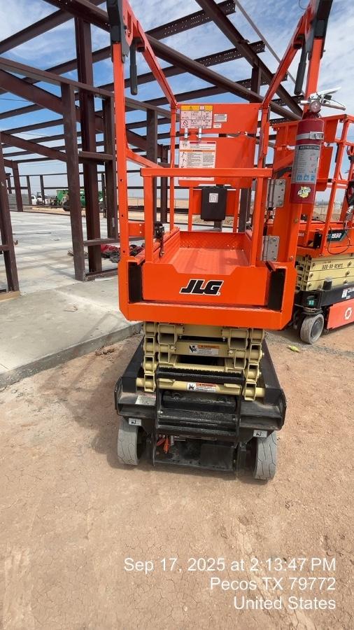 2025 JLG ES1932